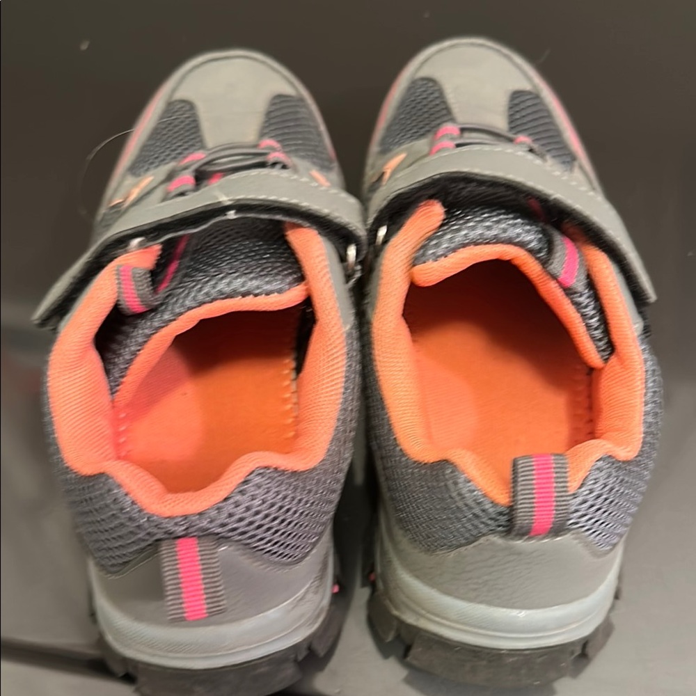 Girls size 2 Gray and Pink Kids Hiking Shoes - Picture 3 of 4